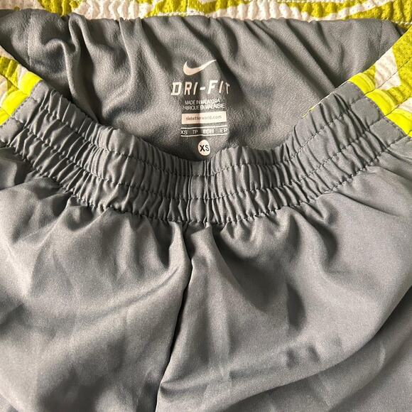 Nike dri fit zigzag trim running - Picture 2 of 4